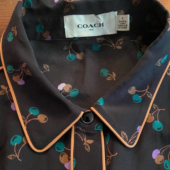 COACH 1941 Silk Black Cherry Print Short Sleeve Floral Womens Blouse Size 6 NWT - Picture 3 of 9